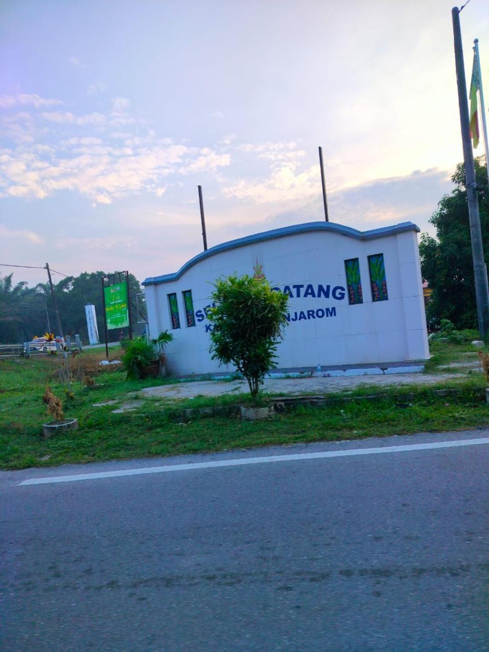Aiman'S Rose Homestay Teluk Panglima Garang Bagian luar foto