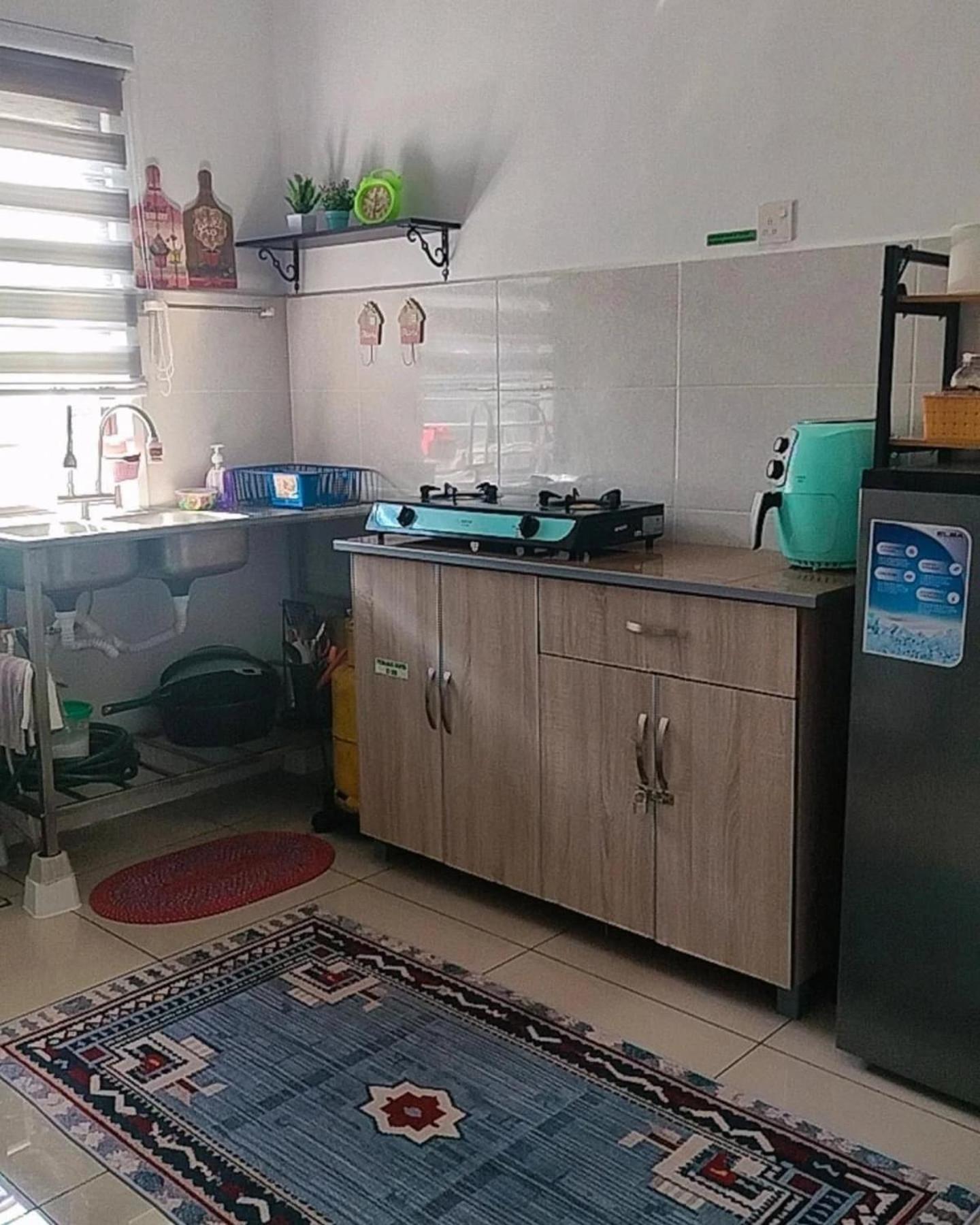 Aiman'S Rose Homestay Teluk Panglima Garang Bagian luar foto